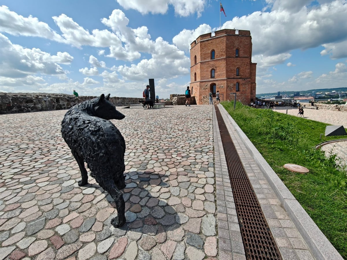 La colina de la torre de Gediminas, en Vilna