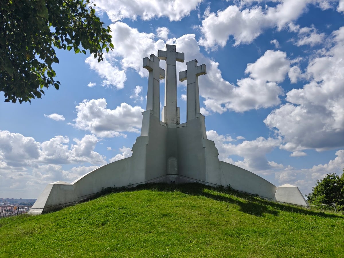 El monumento de las Tres Cruces, en Vilna
