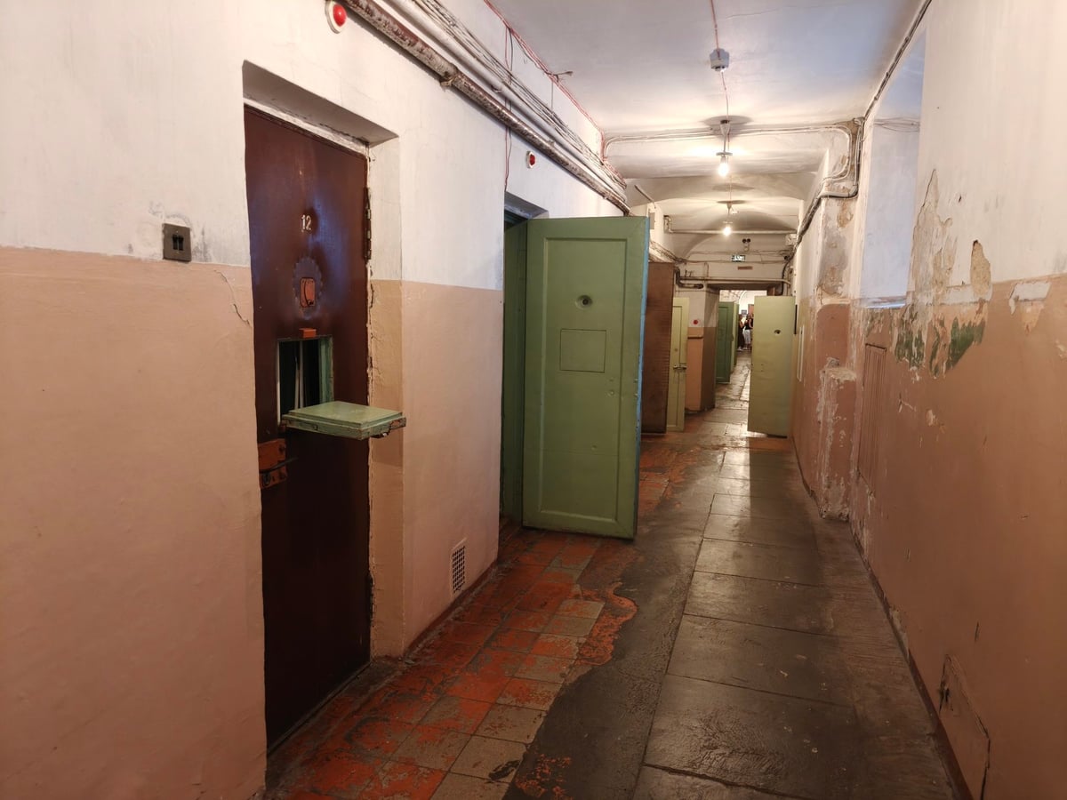 Celda acolchada del museo de las víctimas del genocidio