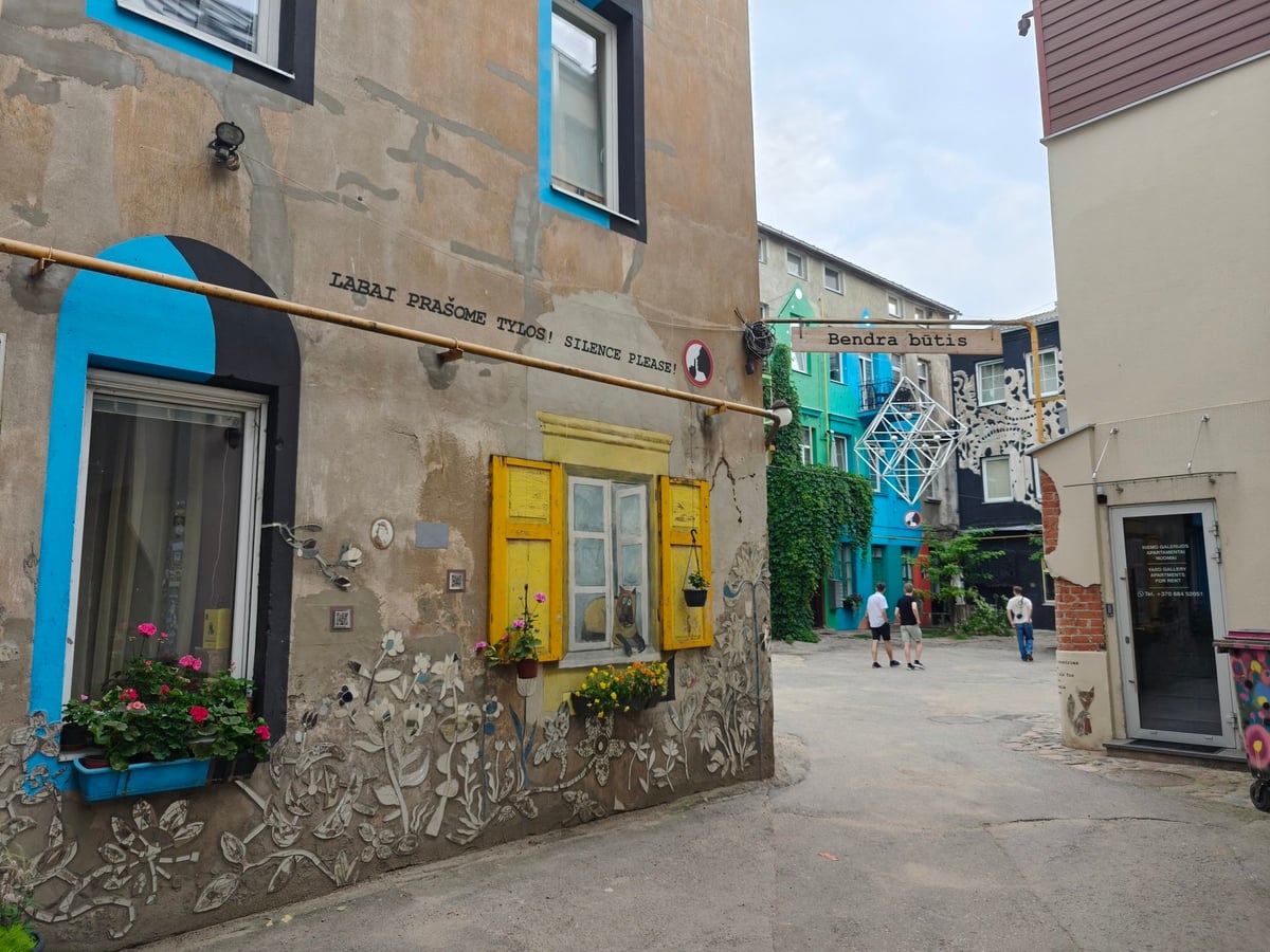 Murales de la Kiemo galerija, en Kaunas