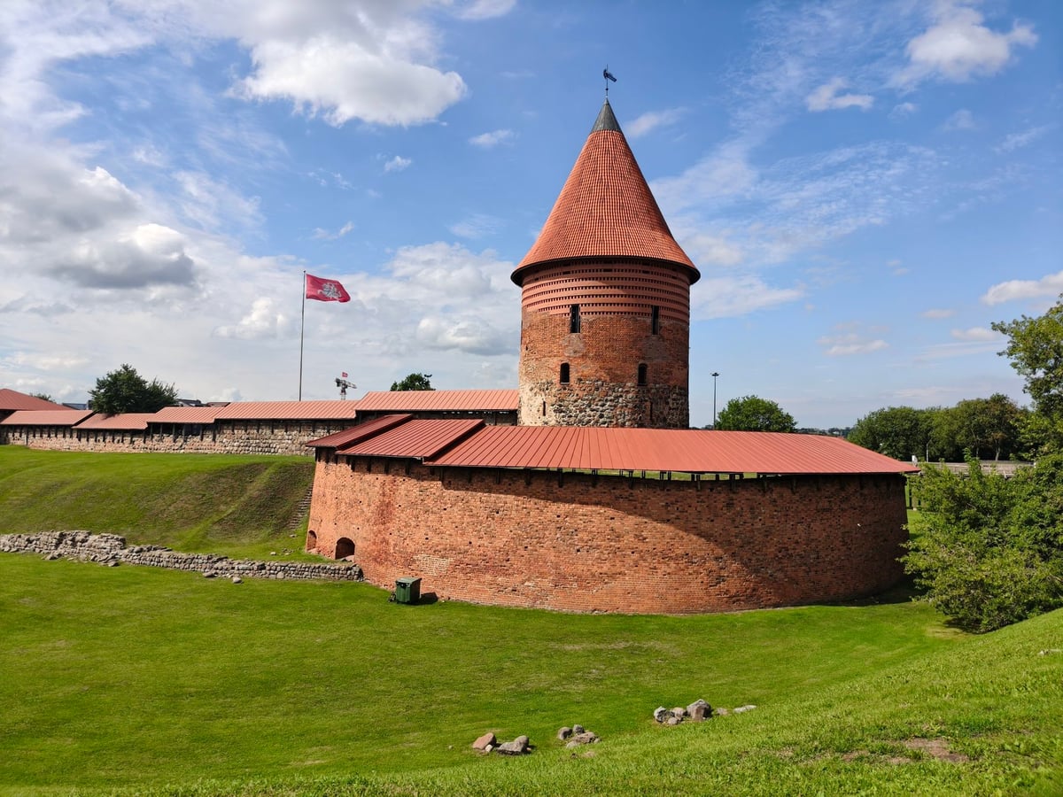 El castillo de Kaunas, en el extremo de la ciudad vieja