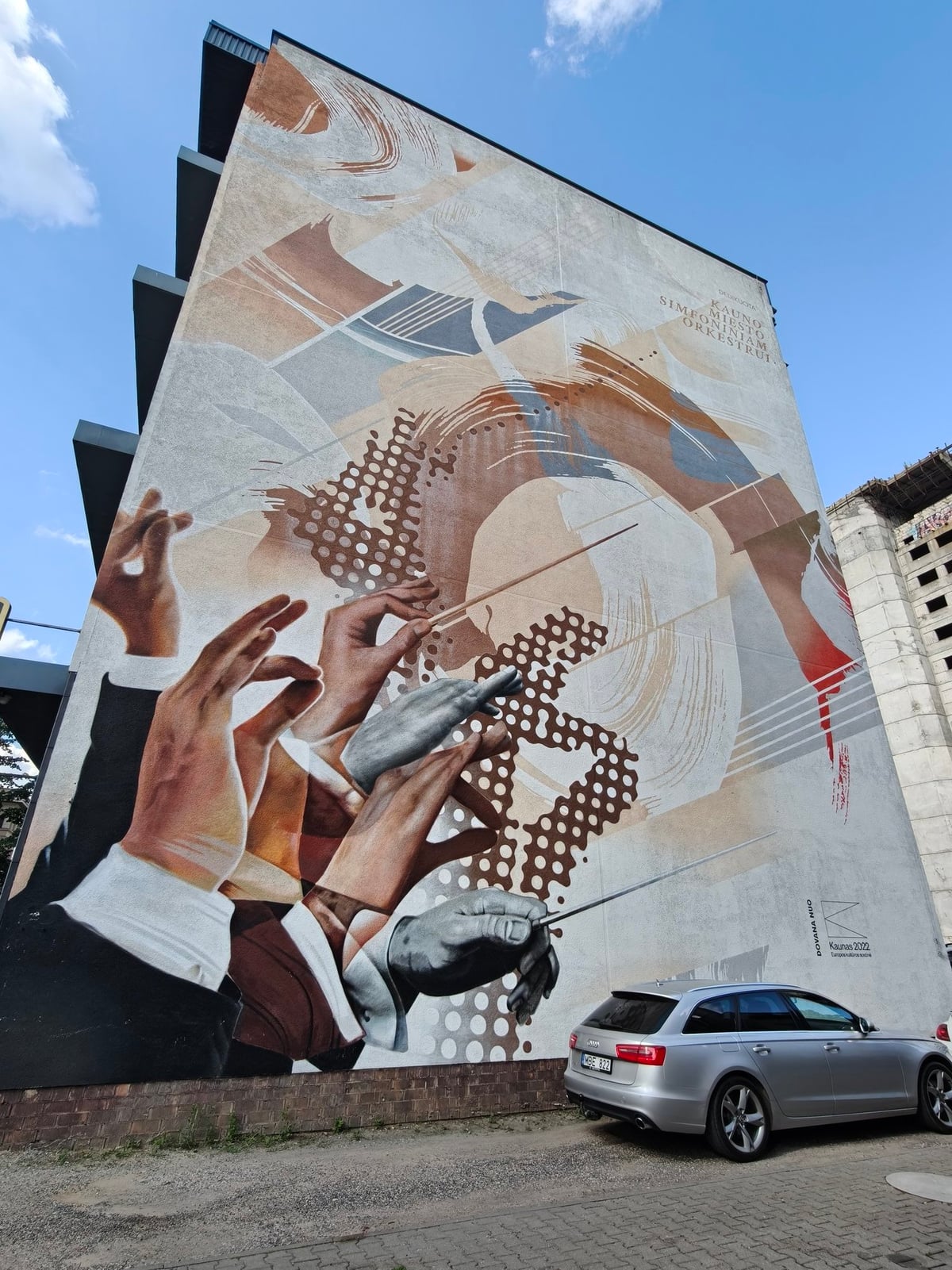 Mural pequeño en una calle de Kaunas