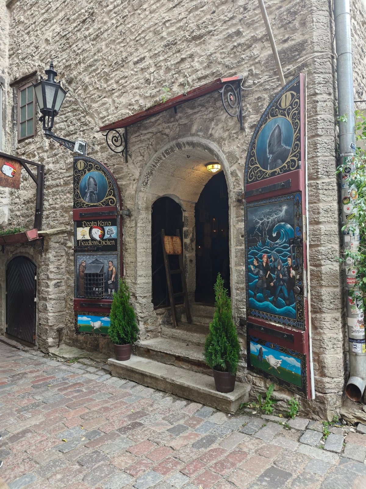Las torres de la muralla de Tallin, en la zona de Suurtüki y Tolli
