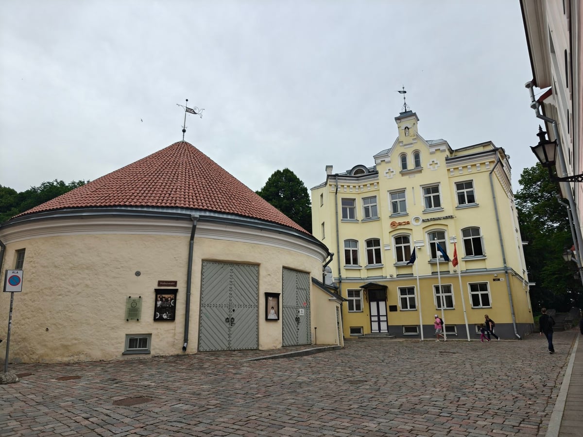 La plaza de la Libertad, en Tallin