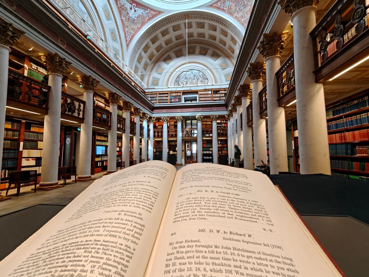 La bóveda de la Biblioteca Nacional de Finlandia