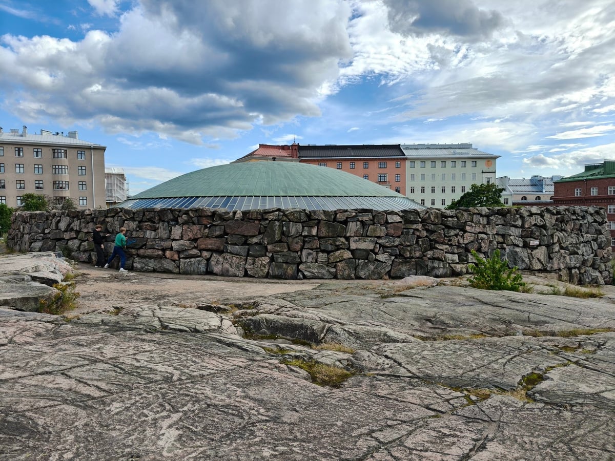 La iglesia de la roca, Temppeliaukio, en Helsinki