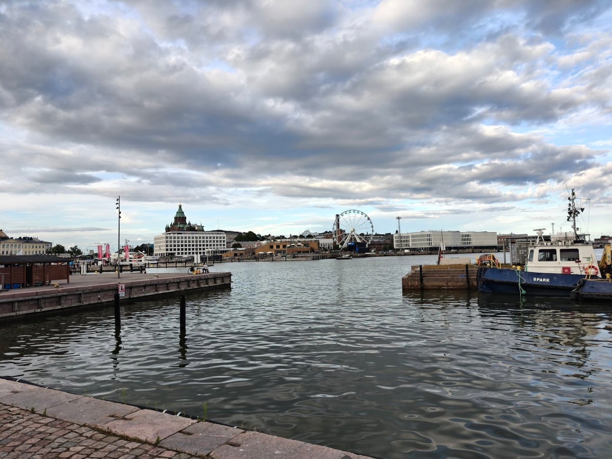 La terminal del ferry en el puerto de Helsinki