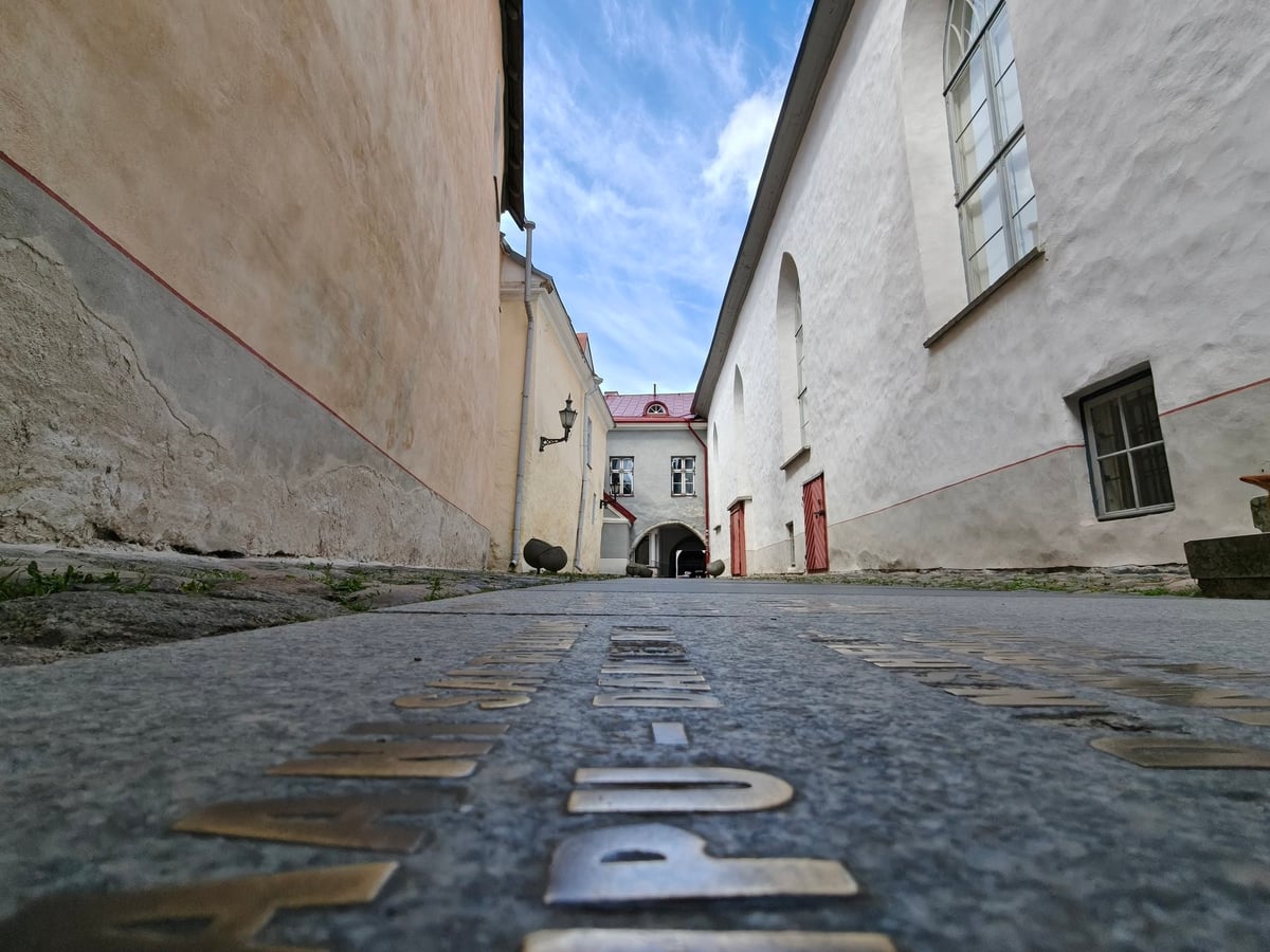 Patios interiores del casco antiguo de Tallin