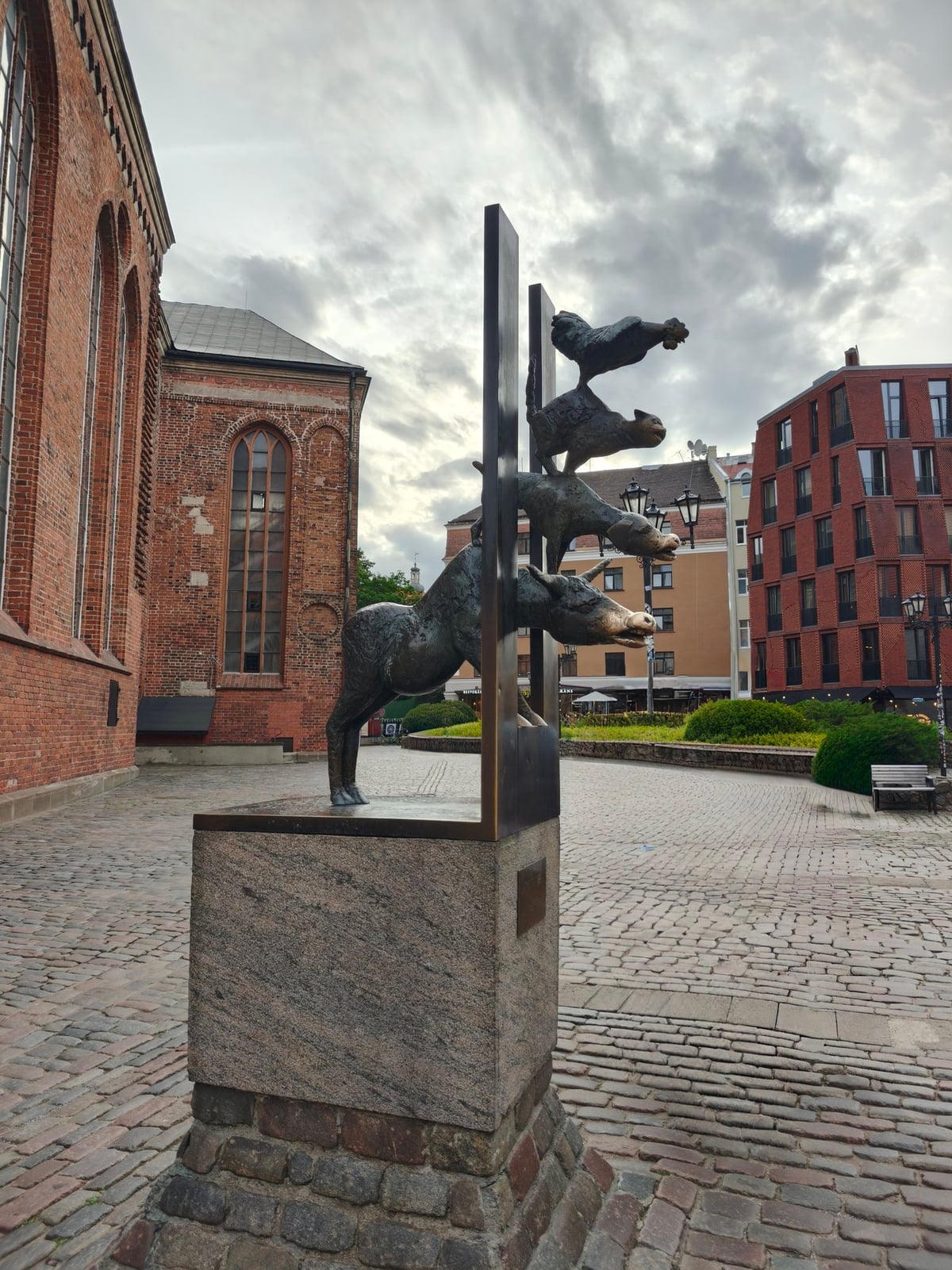 La estatua de los músicos de Bremen, en Riga
