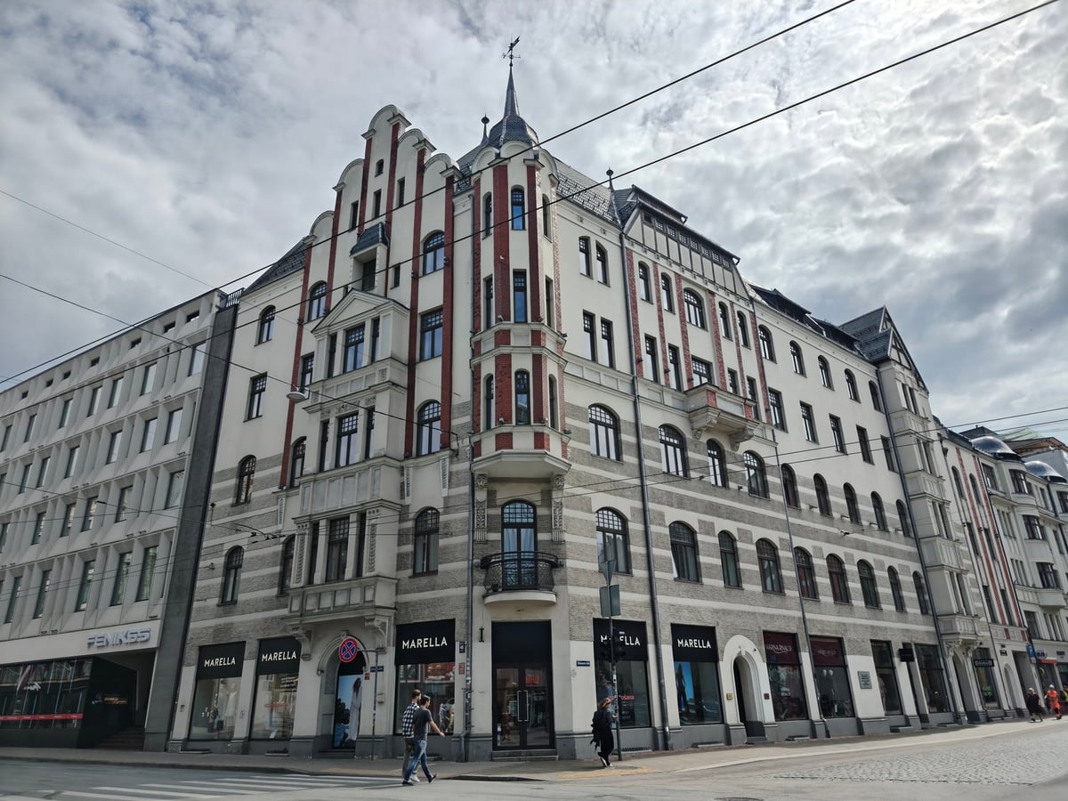 Fachadas modernistas de la calle Elizabetes
