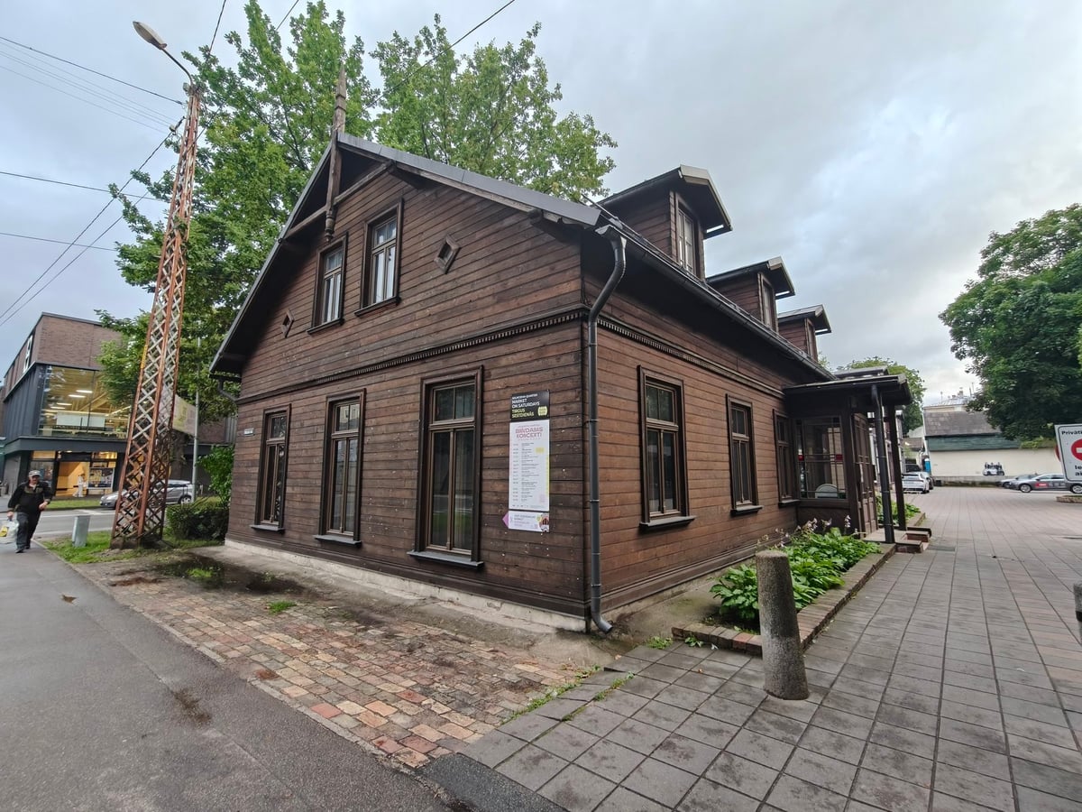 Casas de madera tradicionales en el barrio de Kalnciema