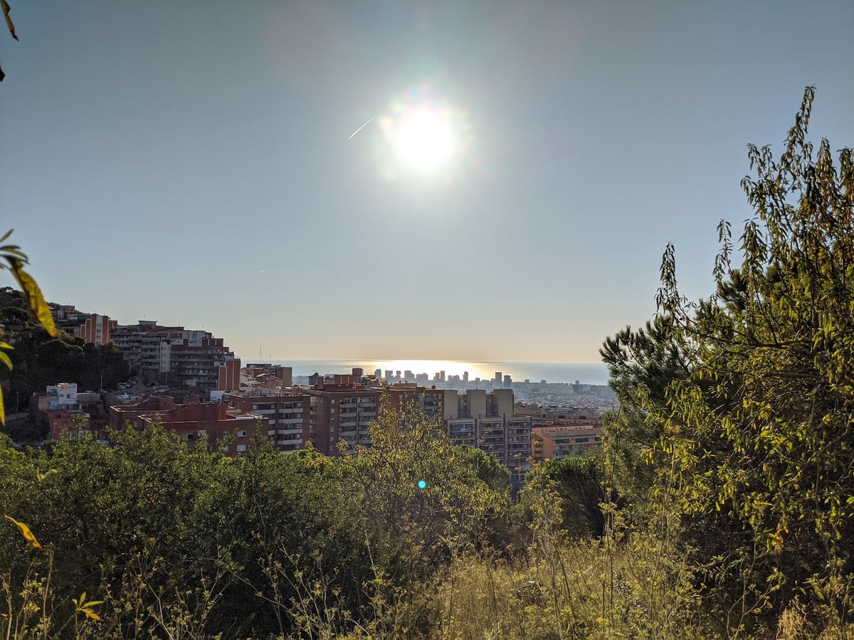 Vista de una localidad desde una zona elevada