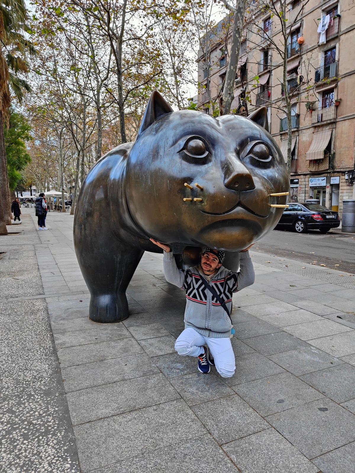 Escultura de animal en una calle de Barcelona
