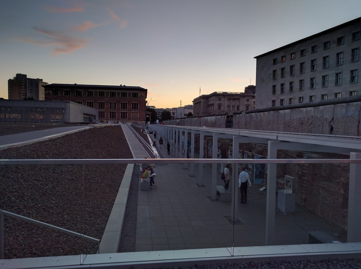 Terraza elevada con vistas al centro de Berlín