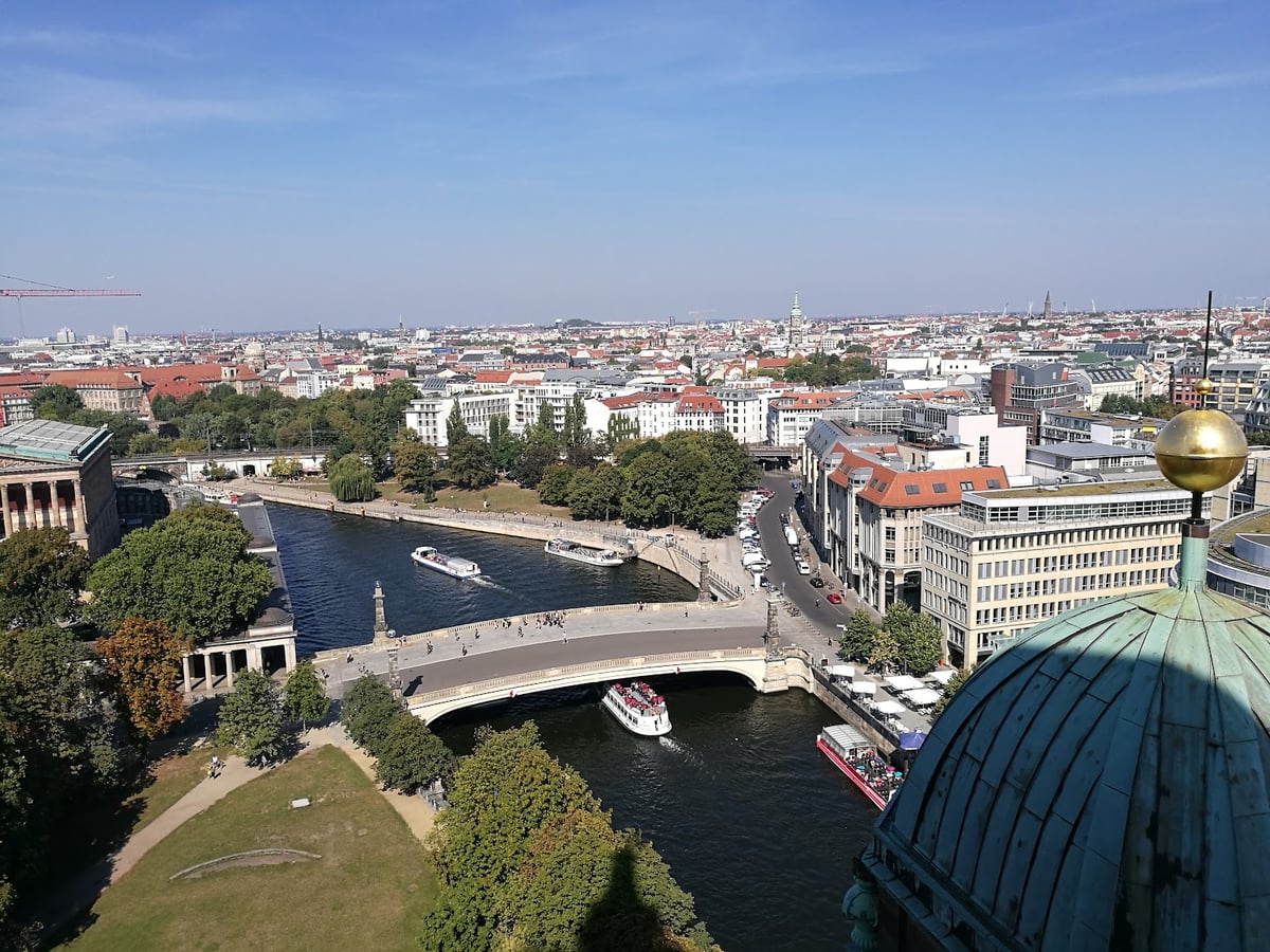 Panorámica de Berlín desde una terraza elevada