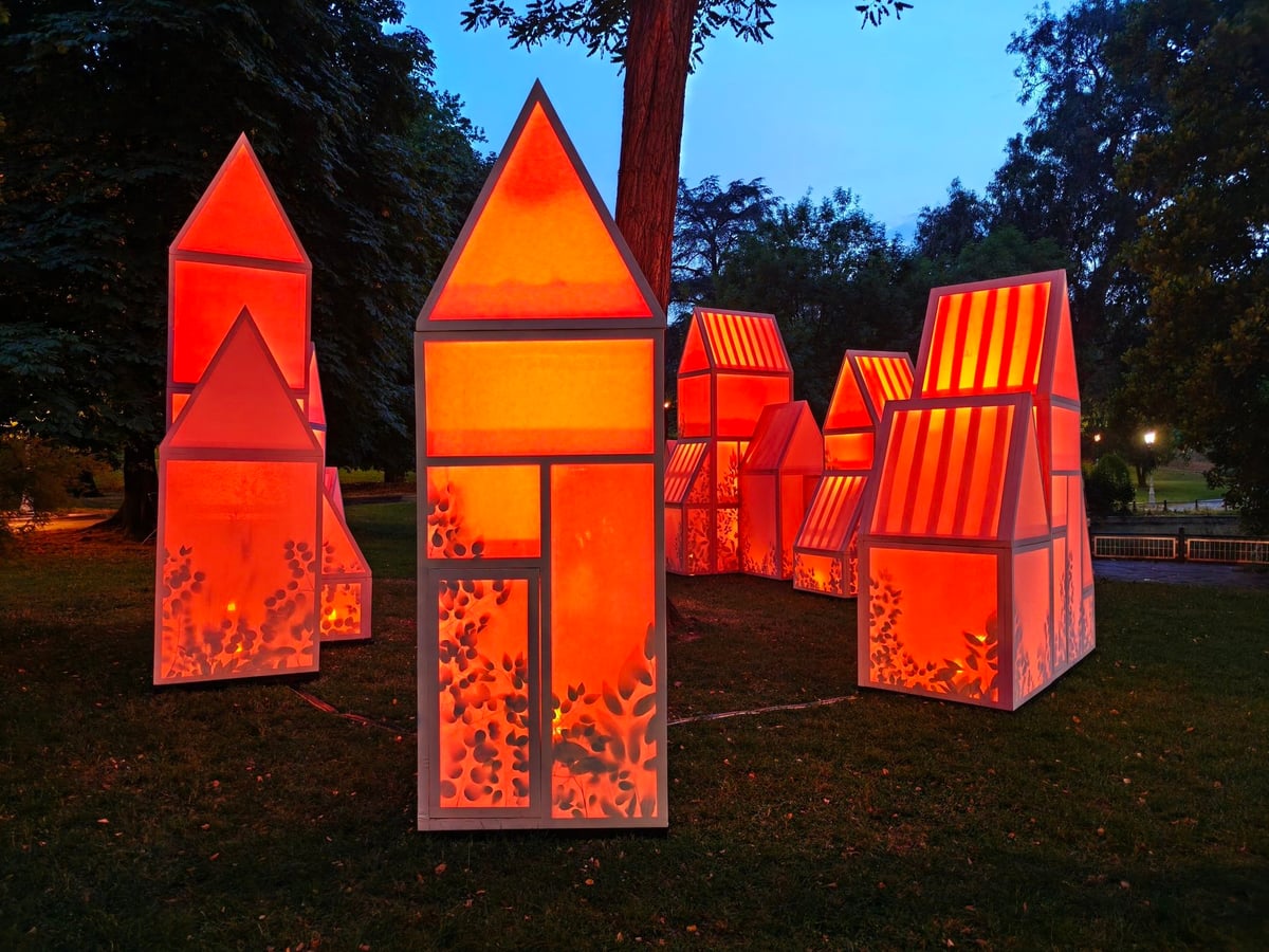 Herrixka, instalación de luz en forma de ciudad en miniatura