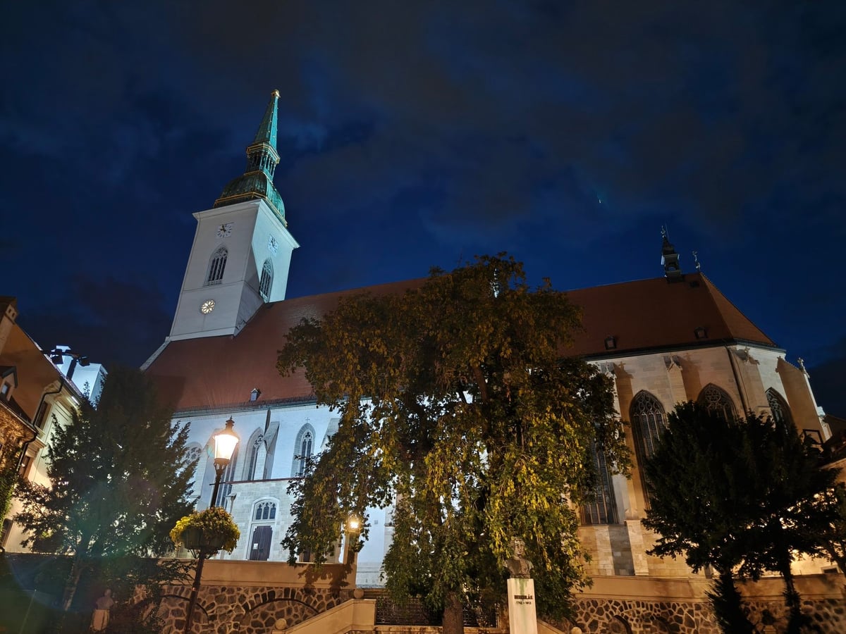 Calle, edificio, monumento o paisaje urbano de Bratislava