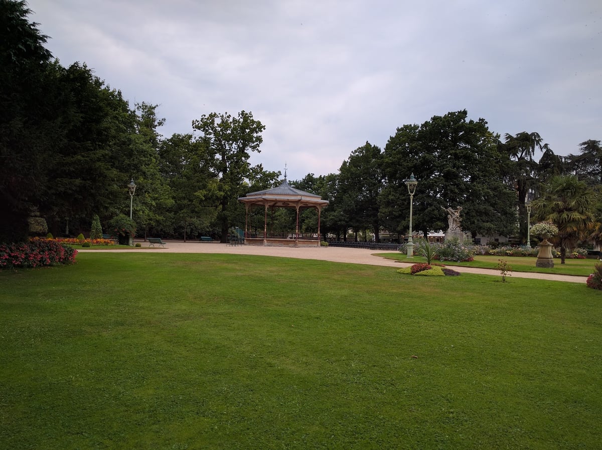 Paisaje, localidad, costa o monumento de Bretaña
