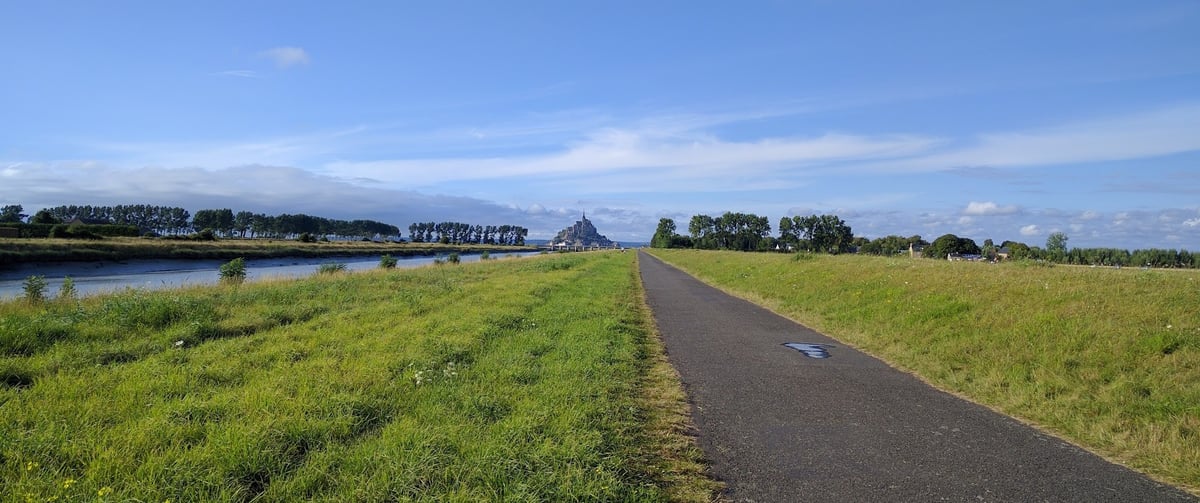 Paisaje, localidad, costa o monumento de Bretaña