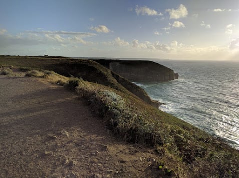 Paisaje, localidad, costa o monumento de Bretaña