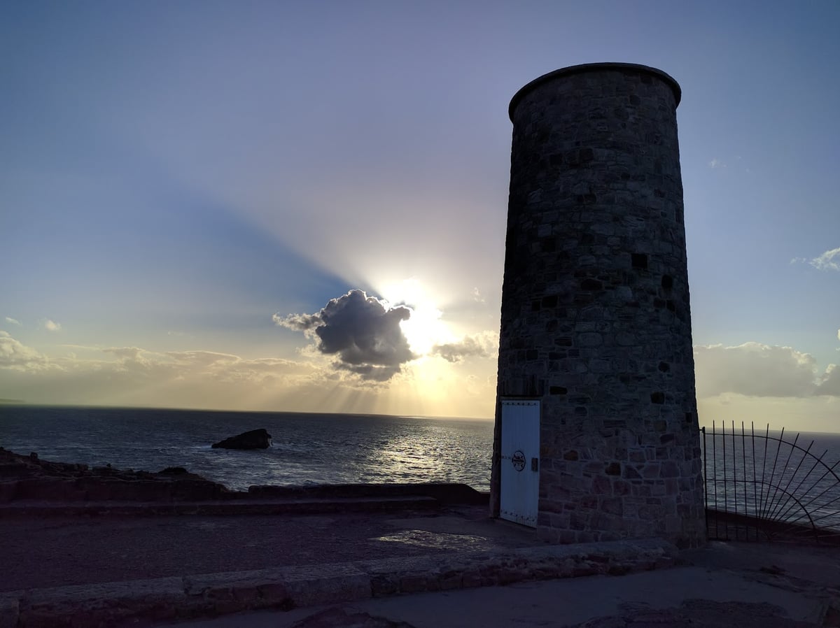 Paisaje, localidad, costa o monumento de Bretaña