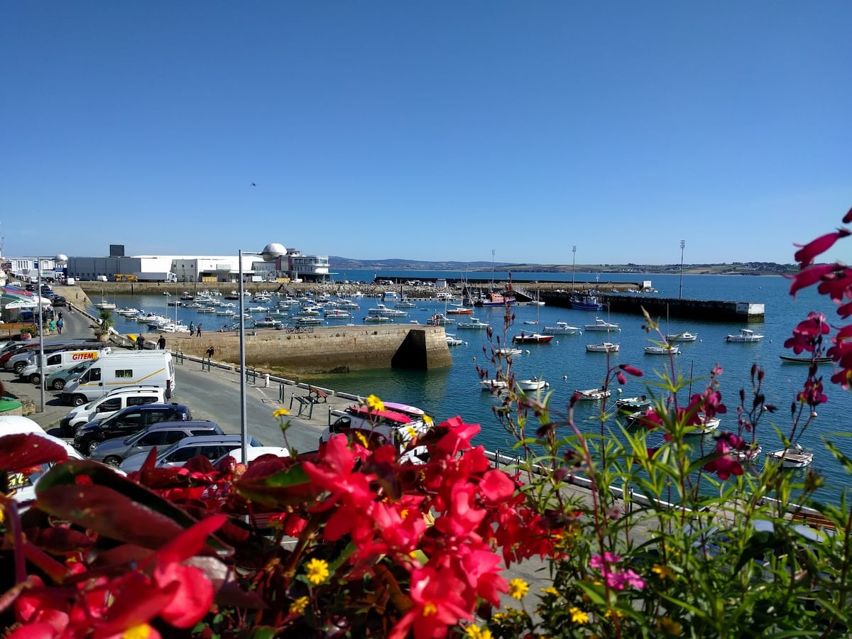 Paisaje, localidad, costa o monumento de Bretaña