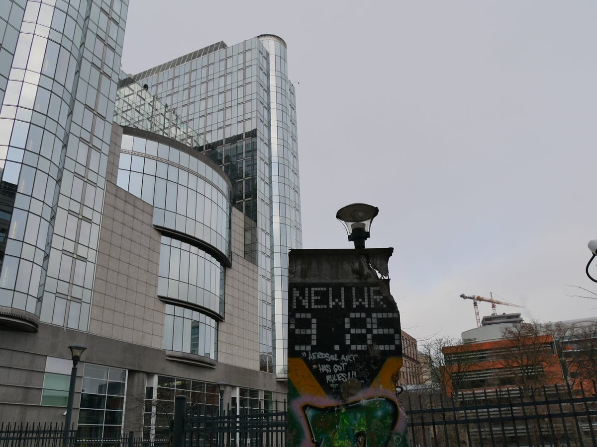 Vista general del barrio europeo de Bruselas en un día nublado de diciembre