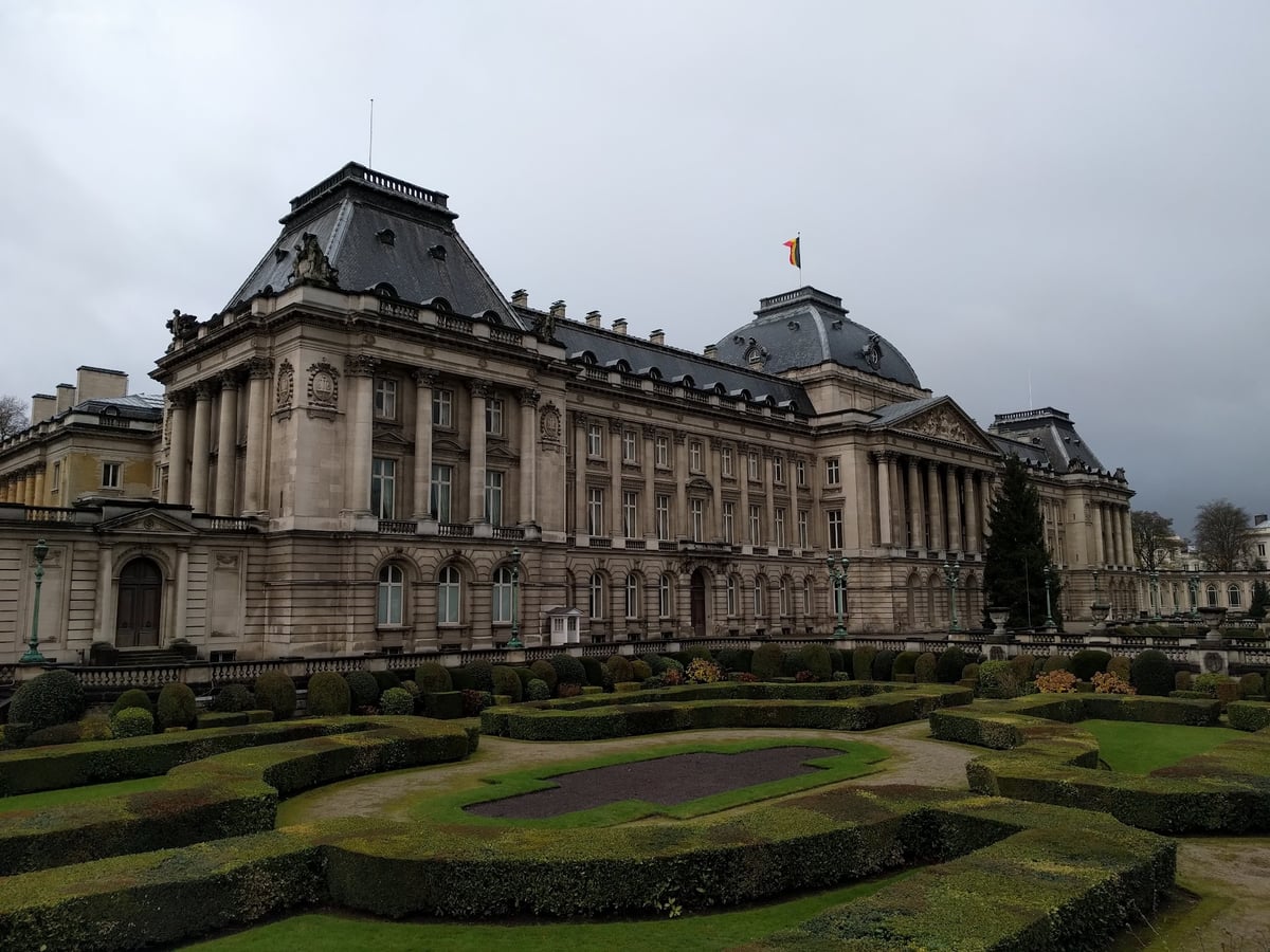 Cúpula del Palais de Justice de Bruselas vista desde la explanada