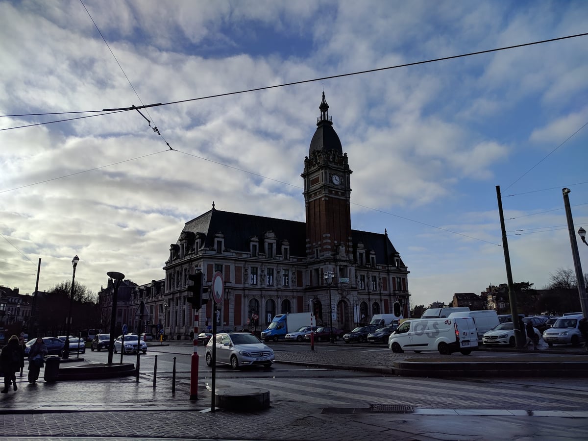 Fachada del Antiguo Ayuntamiento de Laeken, de estilo neorrenacentista flamenco