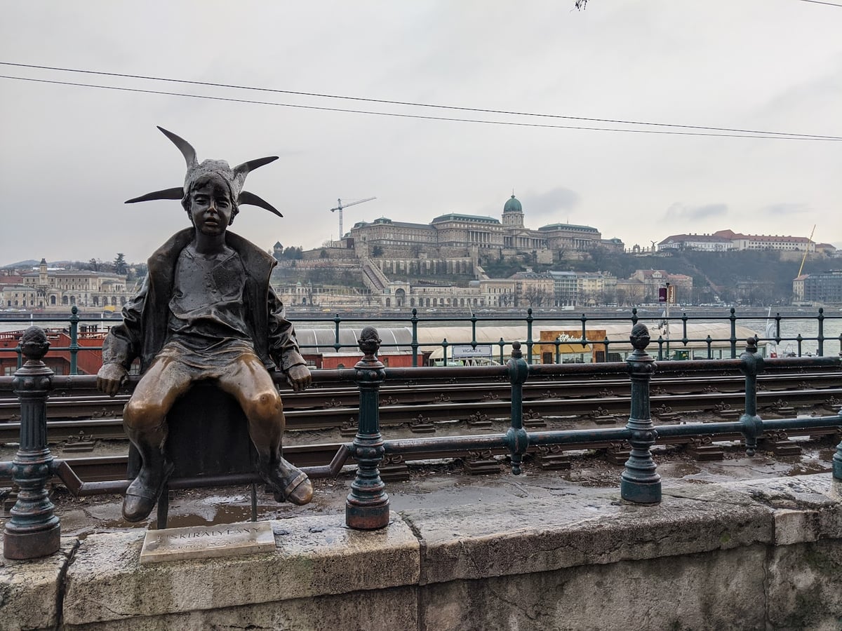 Puente de las Cadenas sobre el Danubio en Budapest