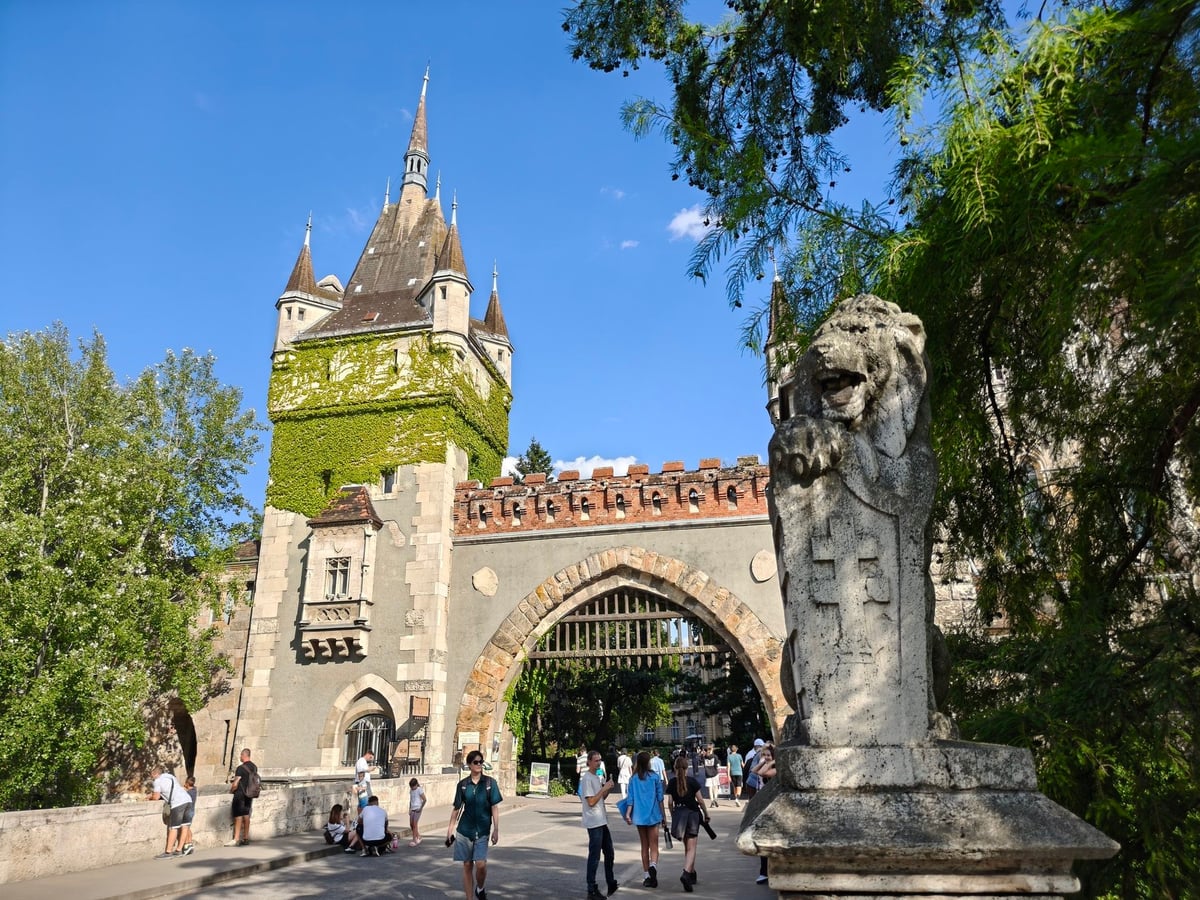 Puente de las Cadenas sobre el Danubio en Budapest