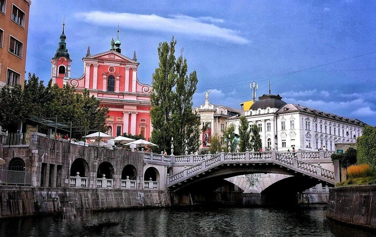 Paisaje, localidad, monumento o escena urbana de Eslovenia