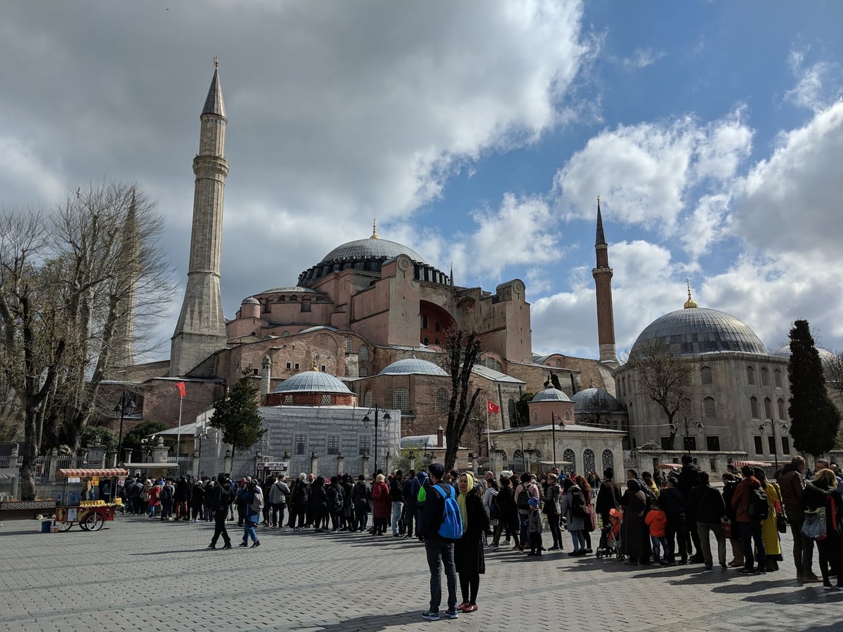Calle, mezquita, monumento, paisaje o escena urbana de Estambul