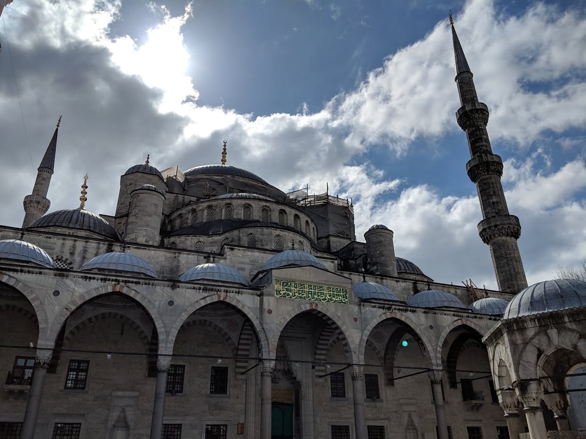 Calle, mezquita, monumento, paisaje o escena urbana de Estambul