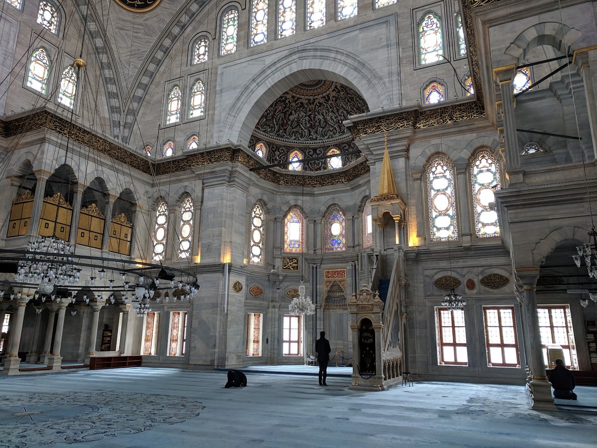 Calle, mezquita, monumento, paisaje o escena urbana de Estambul