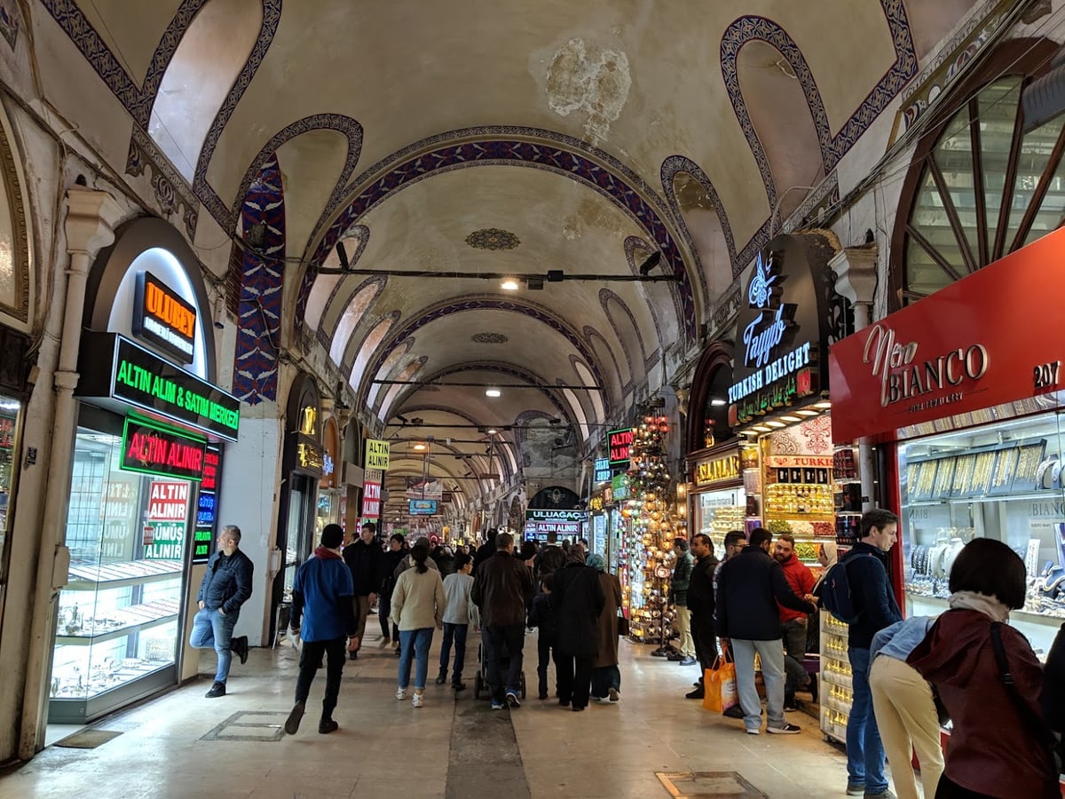 Calle, mezquita, monumento, paisaje o escena urbana de Estambul