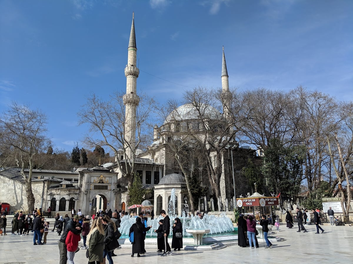Calle, mezquita, monumento, paisaje o escena urbana de Estambul