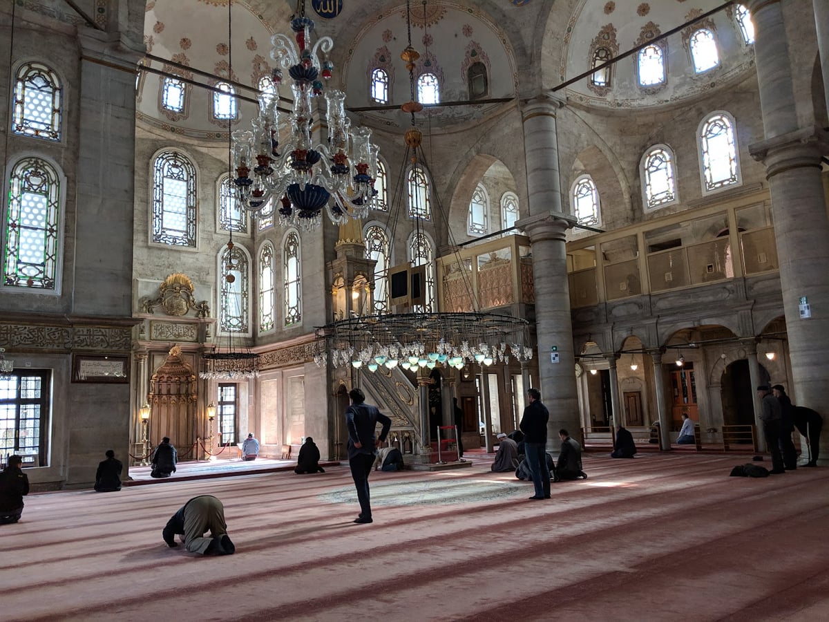Calle, mezquita, monumento, paisaje o escena urbana de Estambul