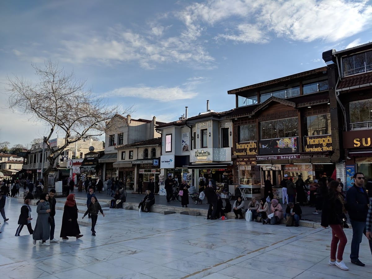 Calle, mezquita, monumento, paisaje o escena urbana de Estambul
