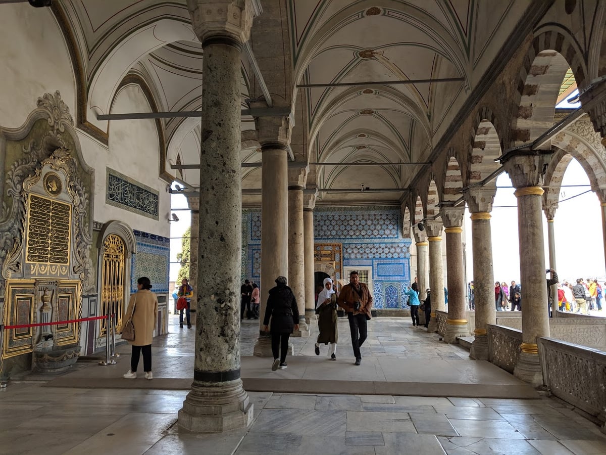 Calle, mezquita, monumento, paisaje o escena urbana de Estambul