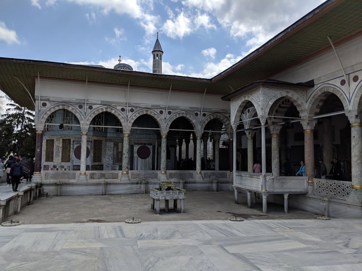 Calle, mezquita, monumento, paisaje o escena urbana de Estambul
