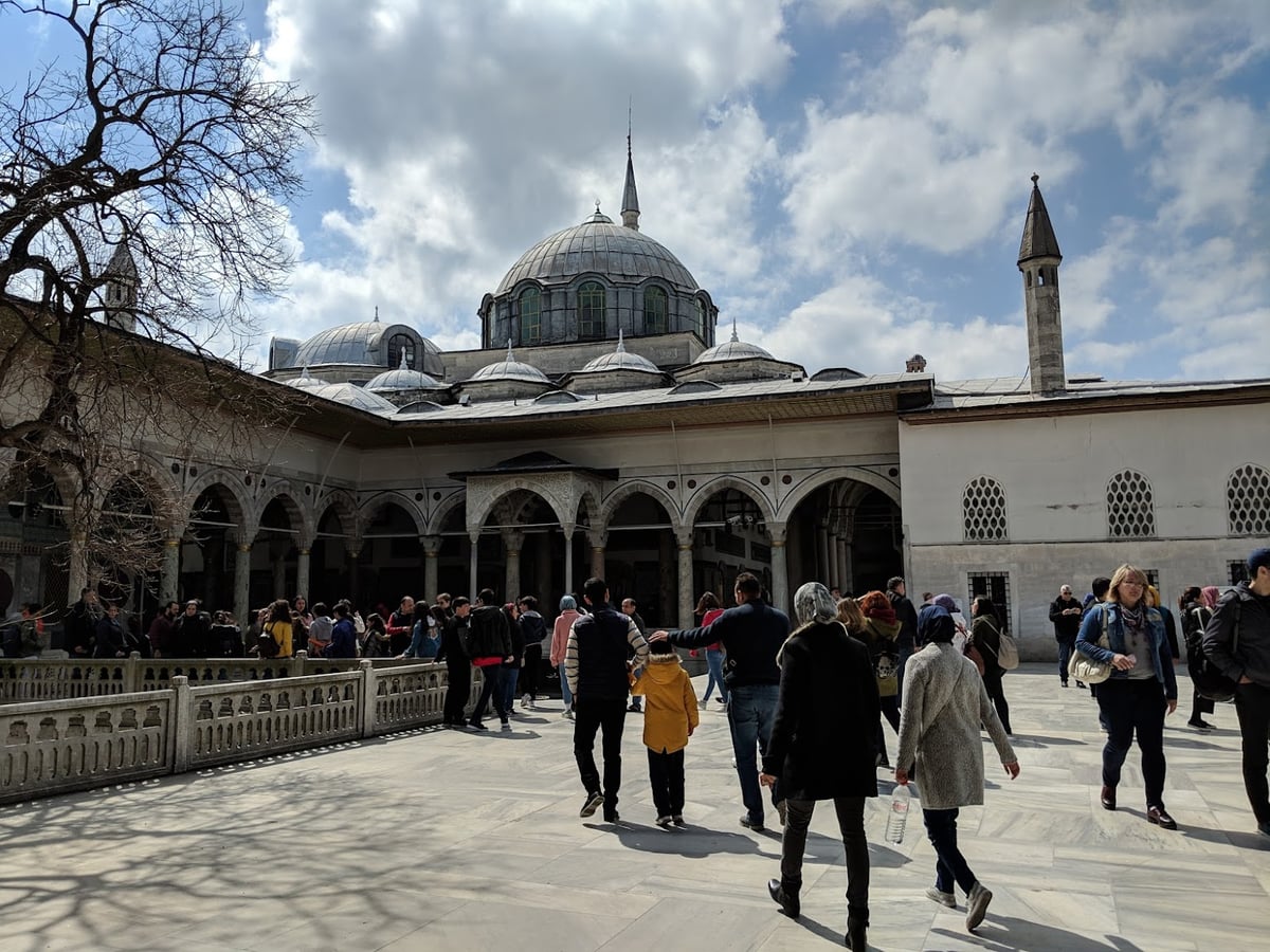 Calle, mezquita, monumento, paisaje o escena urbana de Estambul