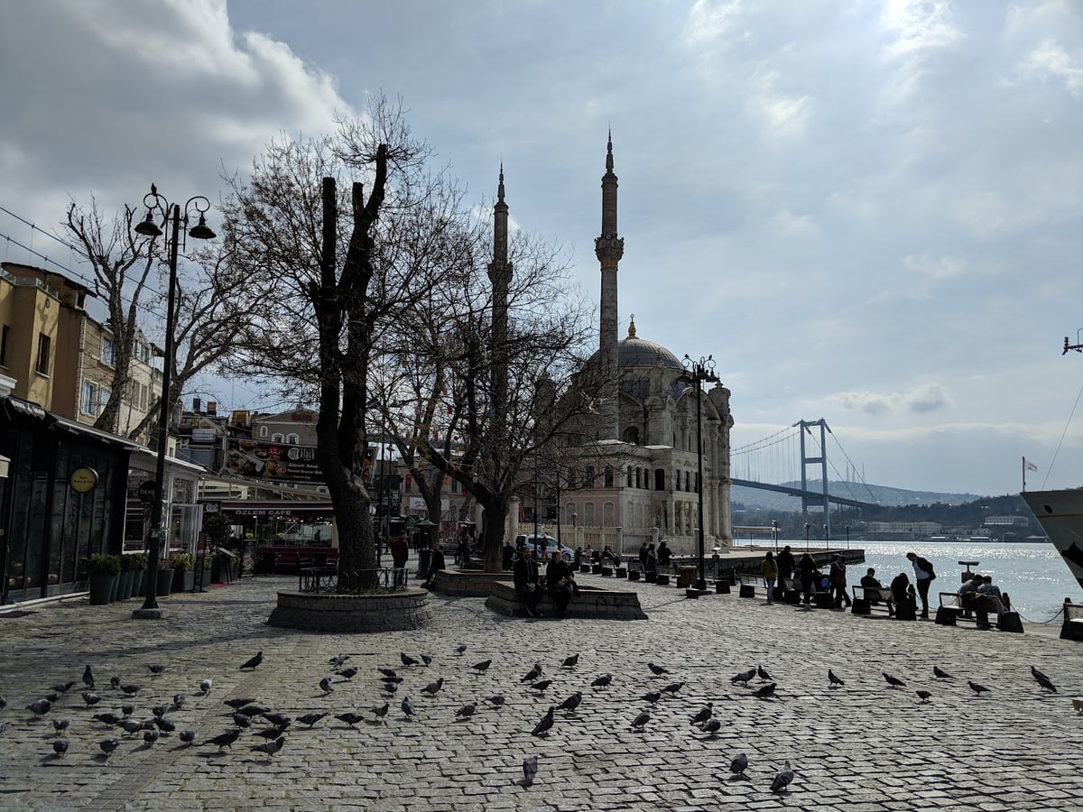 Calle, mezquita, monumento, paisaje o escena urbana de Estambul