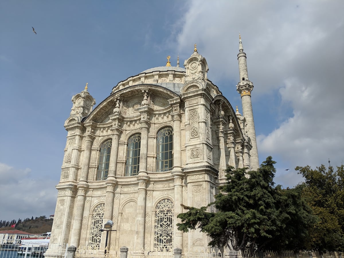 Calle, mezquita, monumento, paisaje o escena urbana de Estambul