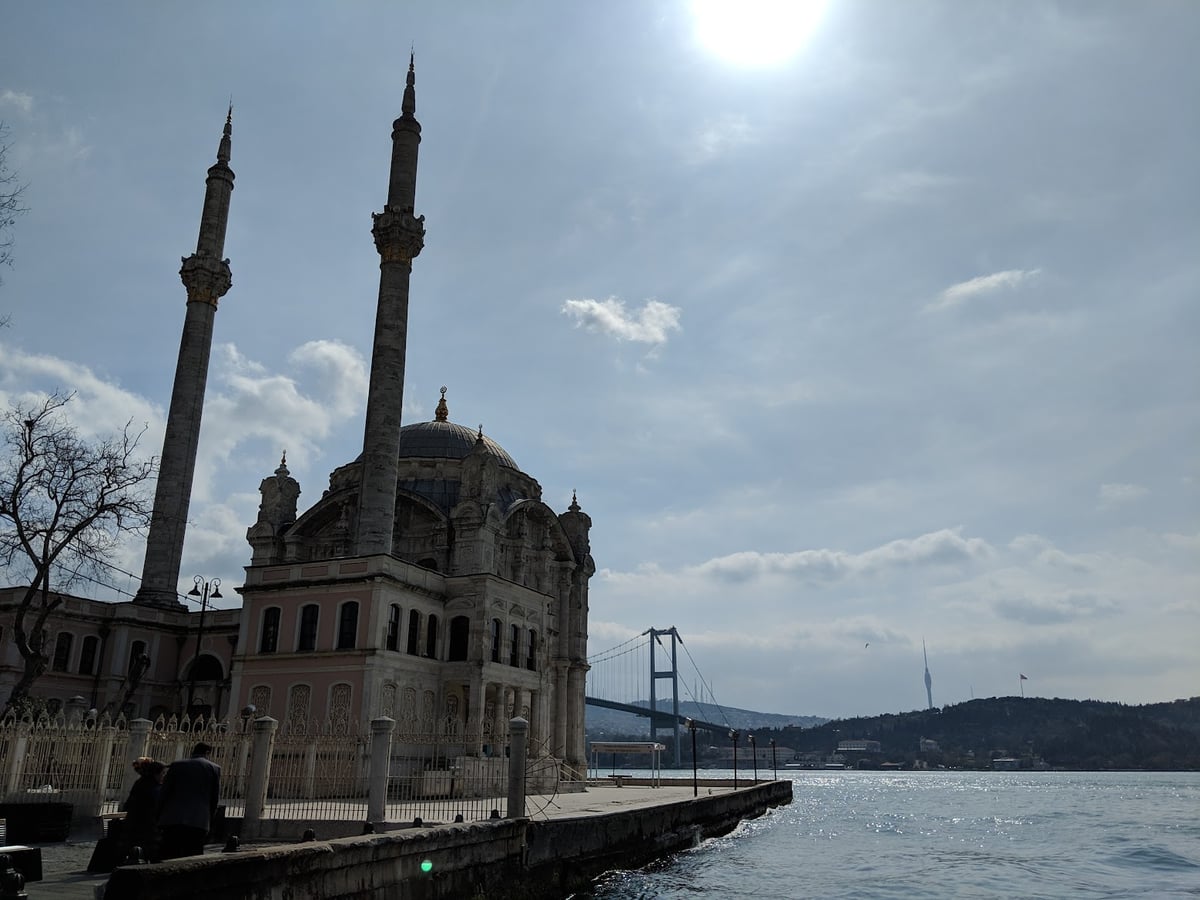 Calle, mezquita, monumento, paisaje o escena urbana de Estambul