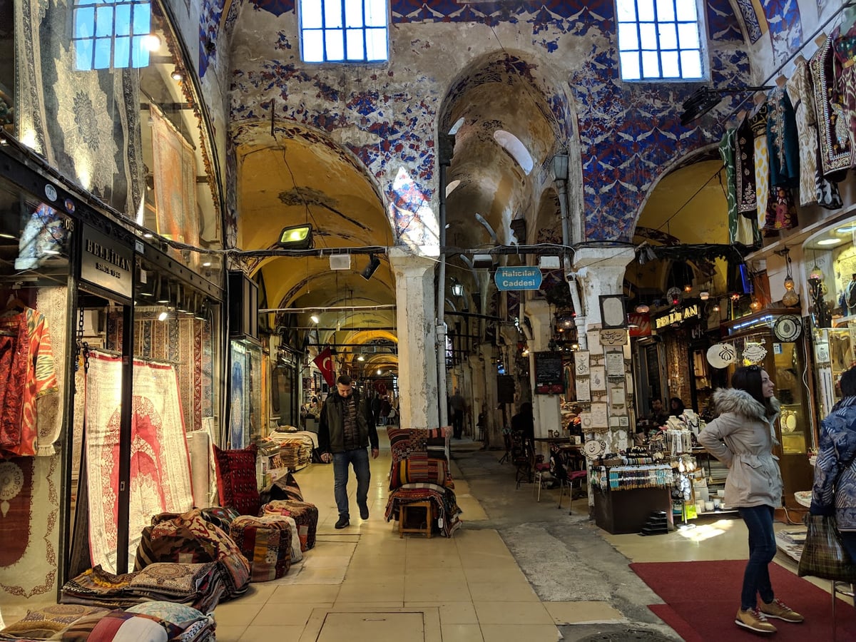 Calle, mezquita, monumento, paisaje o escena urbana de Estambul