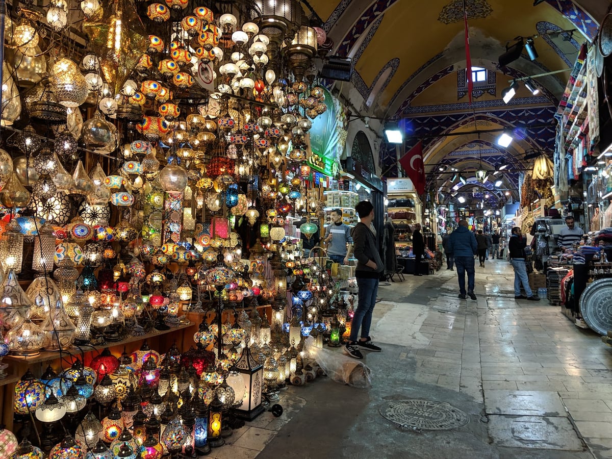 Calle, mezquita, monumento, paisaje o escena urbana de Estambul