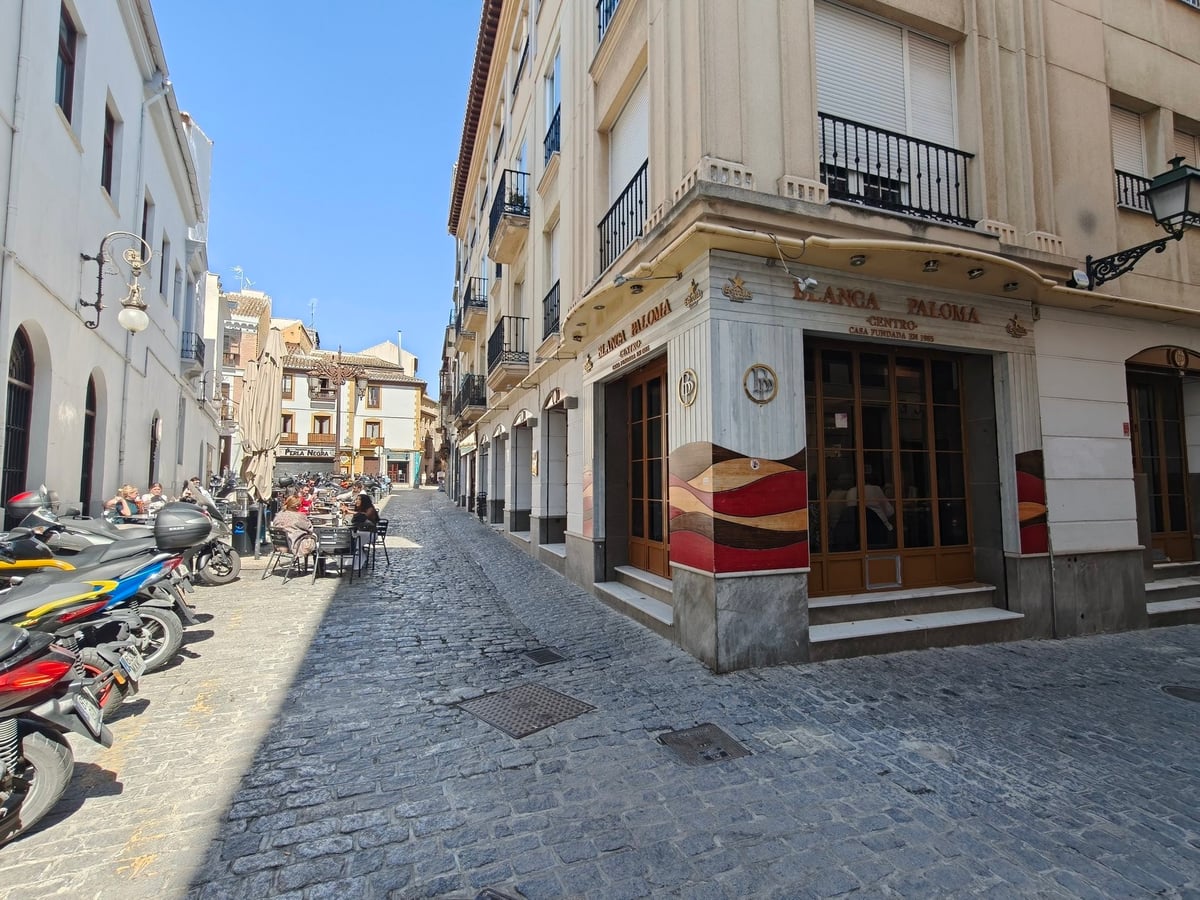Calle, edificio, monumento, paisaje o escena urbana de Granada