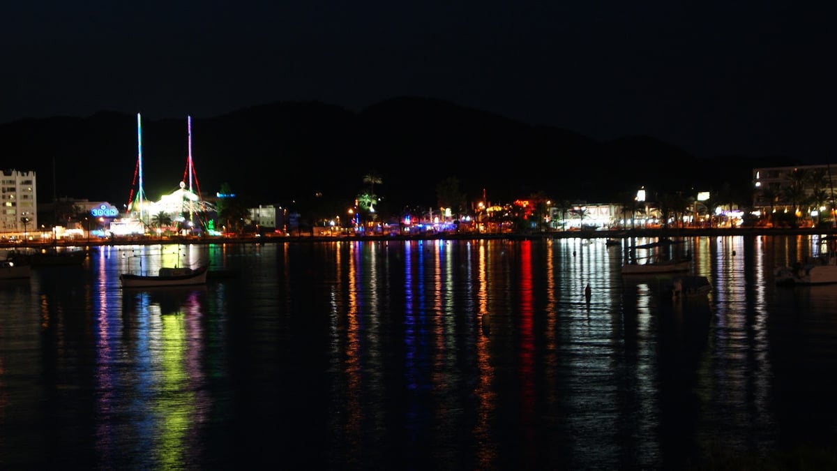 Sant Antoni de Portmany al atardecer