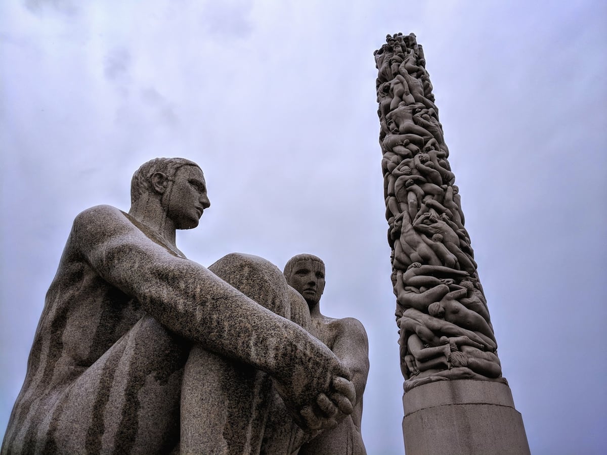 Esculturas de granito del Parque Vigeland en Oslo, Noruega, creadas por el artista Gustav Vigeland